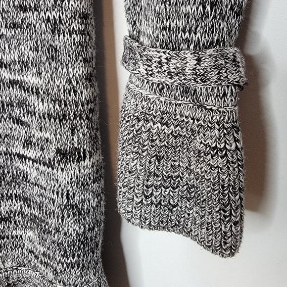 White House Black Market Cardigan With Ruffle Closure - Picture 9 of 15